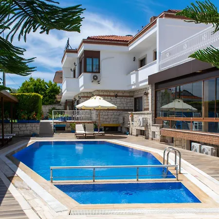 Hotel Alatrio *