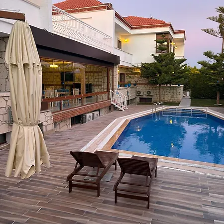 Alatrio Hotel