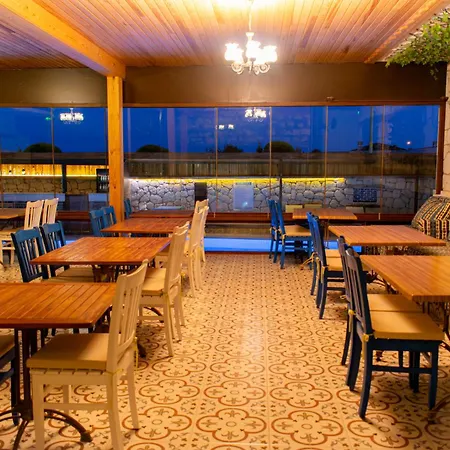 Alatrio Hotel *