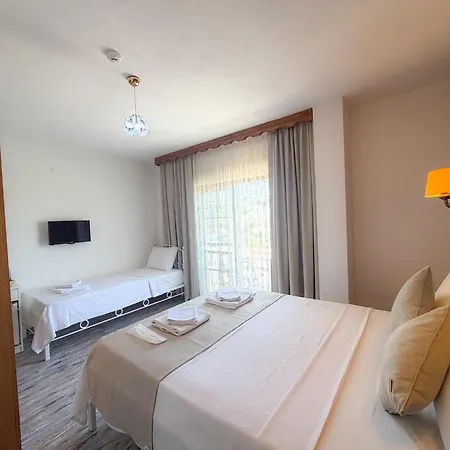 Alatrio Hotel *