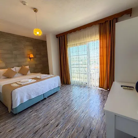 Hotel Alatrio *